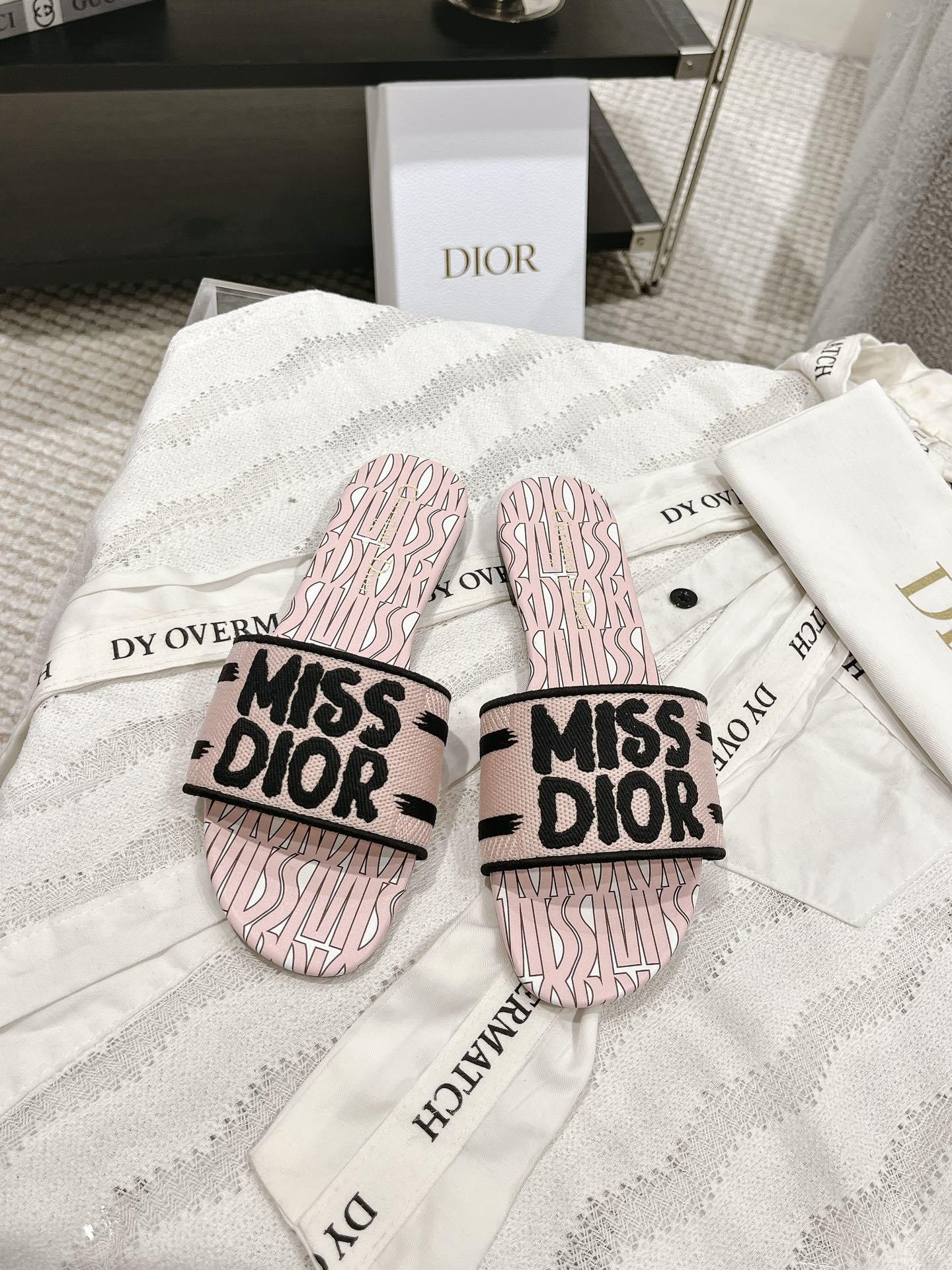 디올 DIOR 드웨이 코튼 샌들 (해외배송)