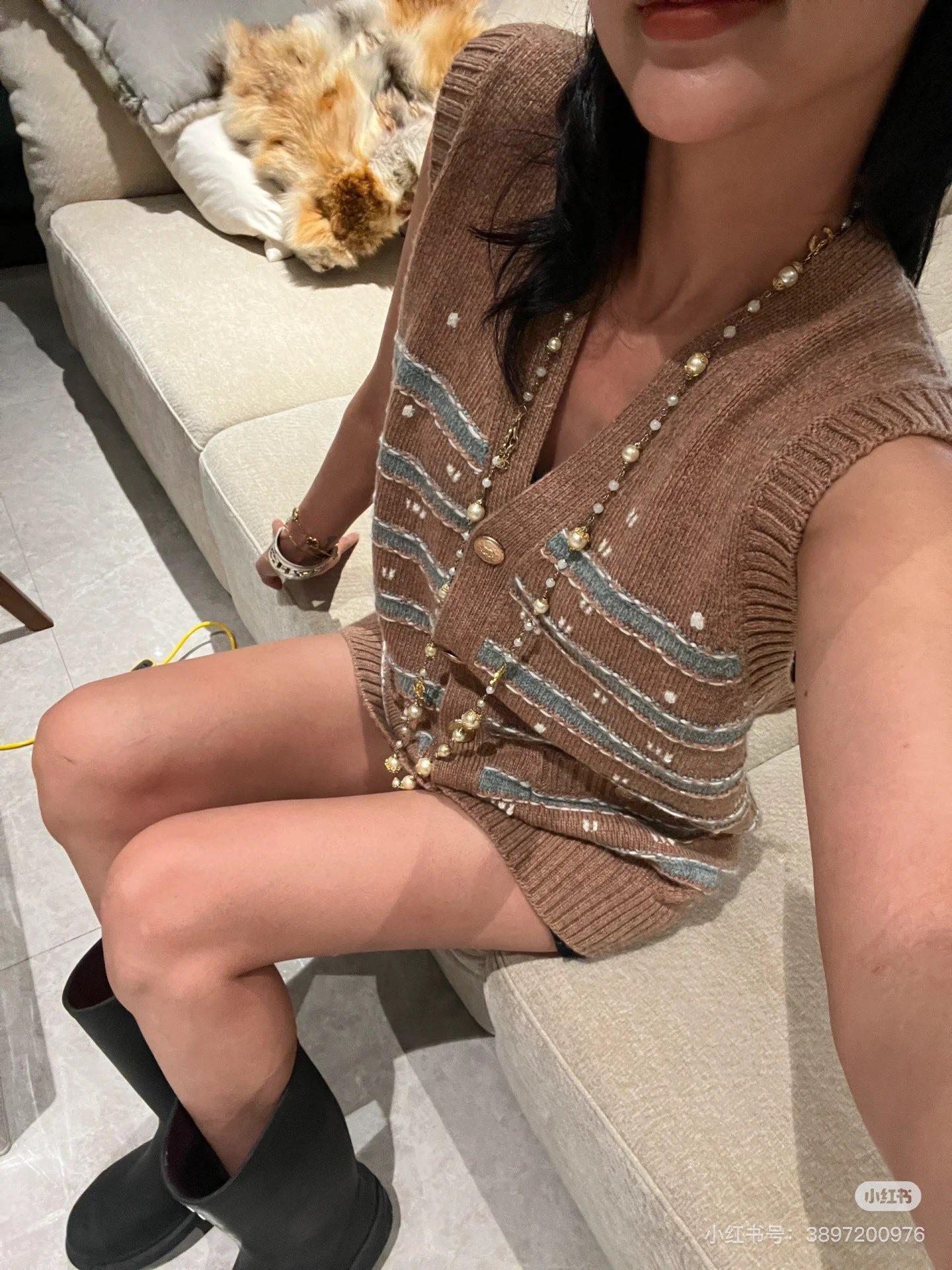 샤넬 스트라이프 베스트 2컬러 (정품급 해외배송)