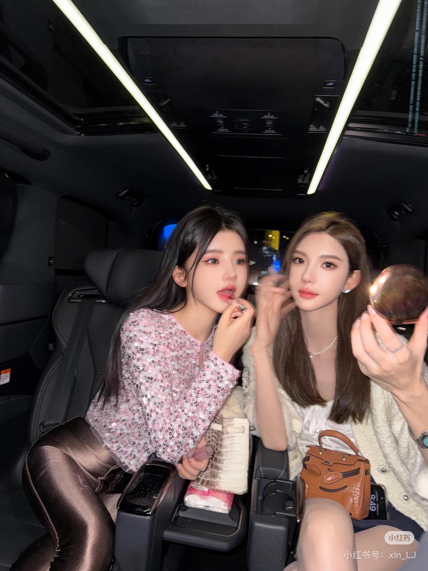샤넬 스팽글 가디건 (정품급 해외배송)