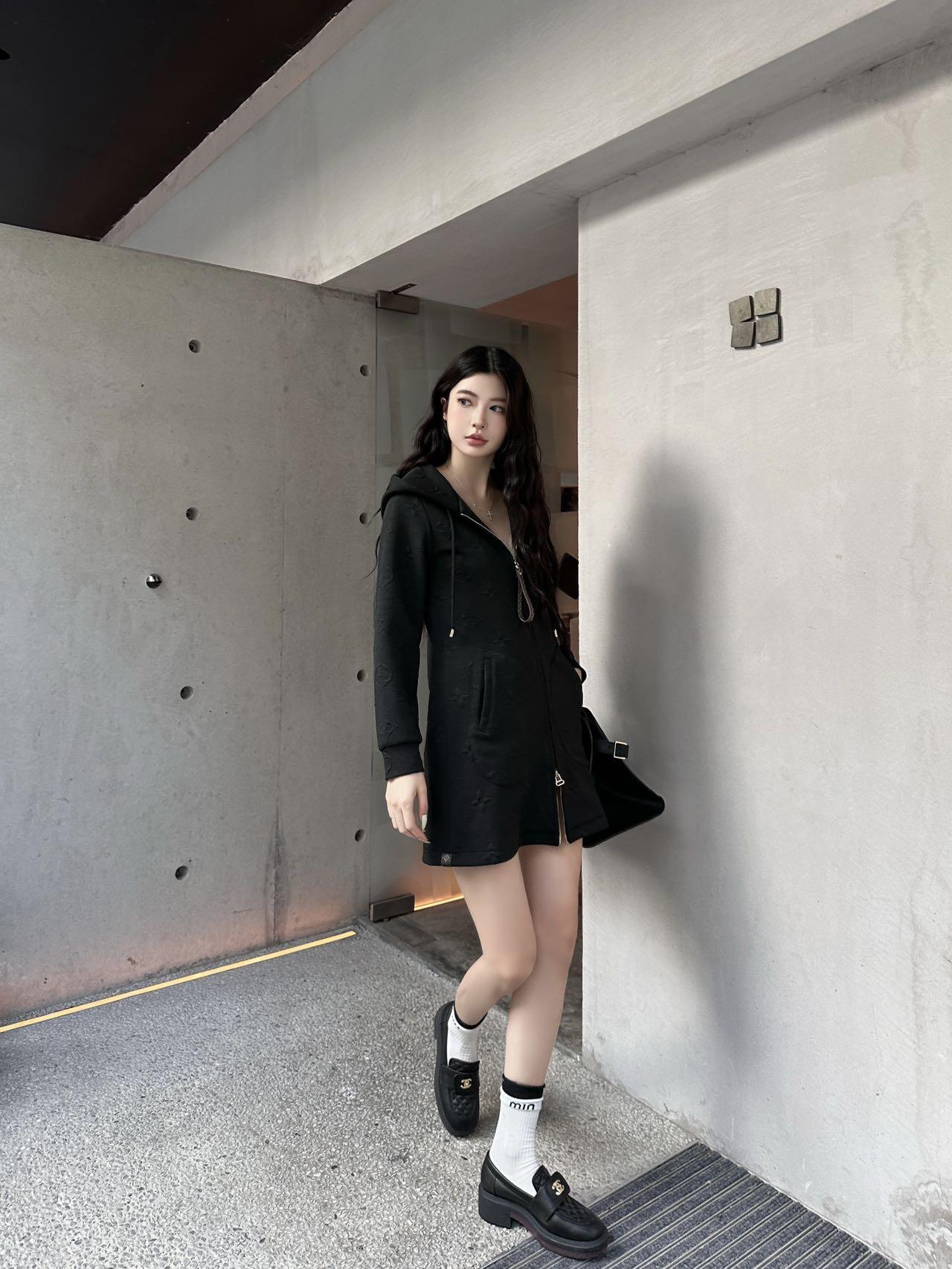 루이비통 후드 롱 집업 드레스 2컬러 (해외배송)