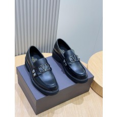 발렌티노 VLT 워렌 최신 남성용 가죽 로퍼 (해외배송)