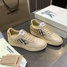 버버리 체크 무늬 스니커즈 (해외배송)