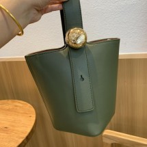 로에베 페블 버킷 백 (해외배송)