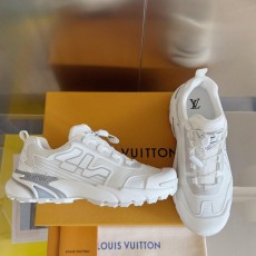 루이비통 LV Runner Tatic 스니커즈 (해외배송)