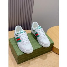 구찌 엠보싱 남성용 스니커즈 (해외배송)
