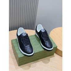 구찌 엠보싱 남성용 스니커즈 (해외배송)
