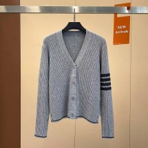 톰브라운 Cropped cable knit wool sweater vest (국내배송)