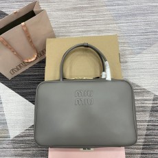 미우미우 가죽 보 백 (해외배송)
