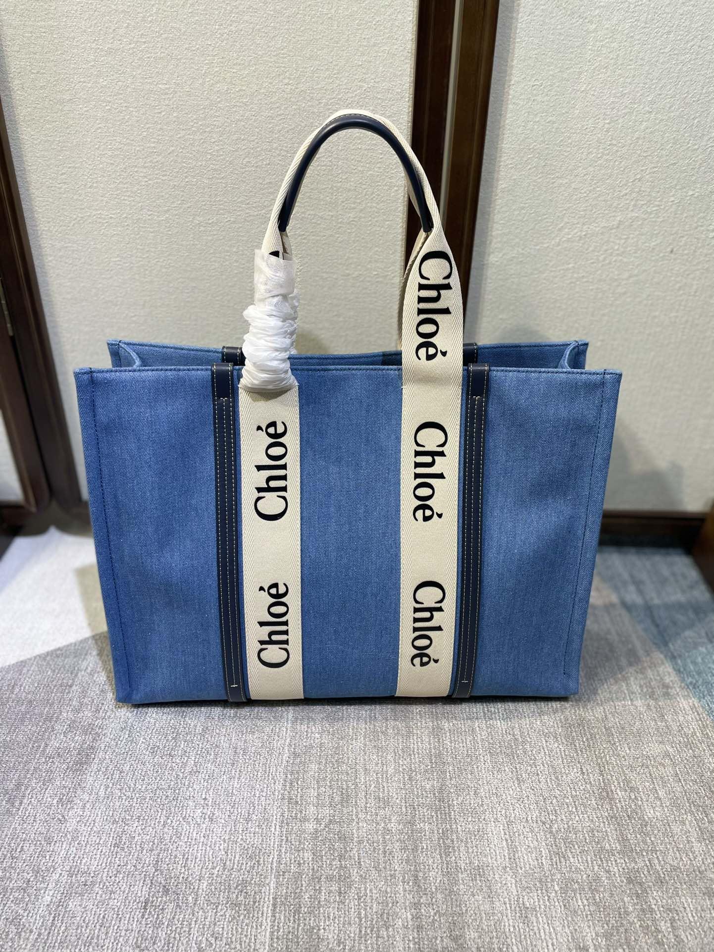 끌로에 우디 토트백 (해외배송)
