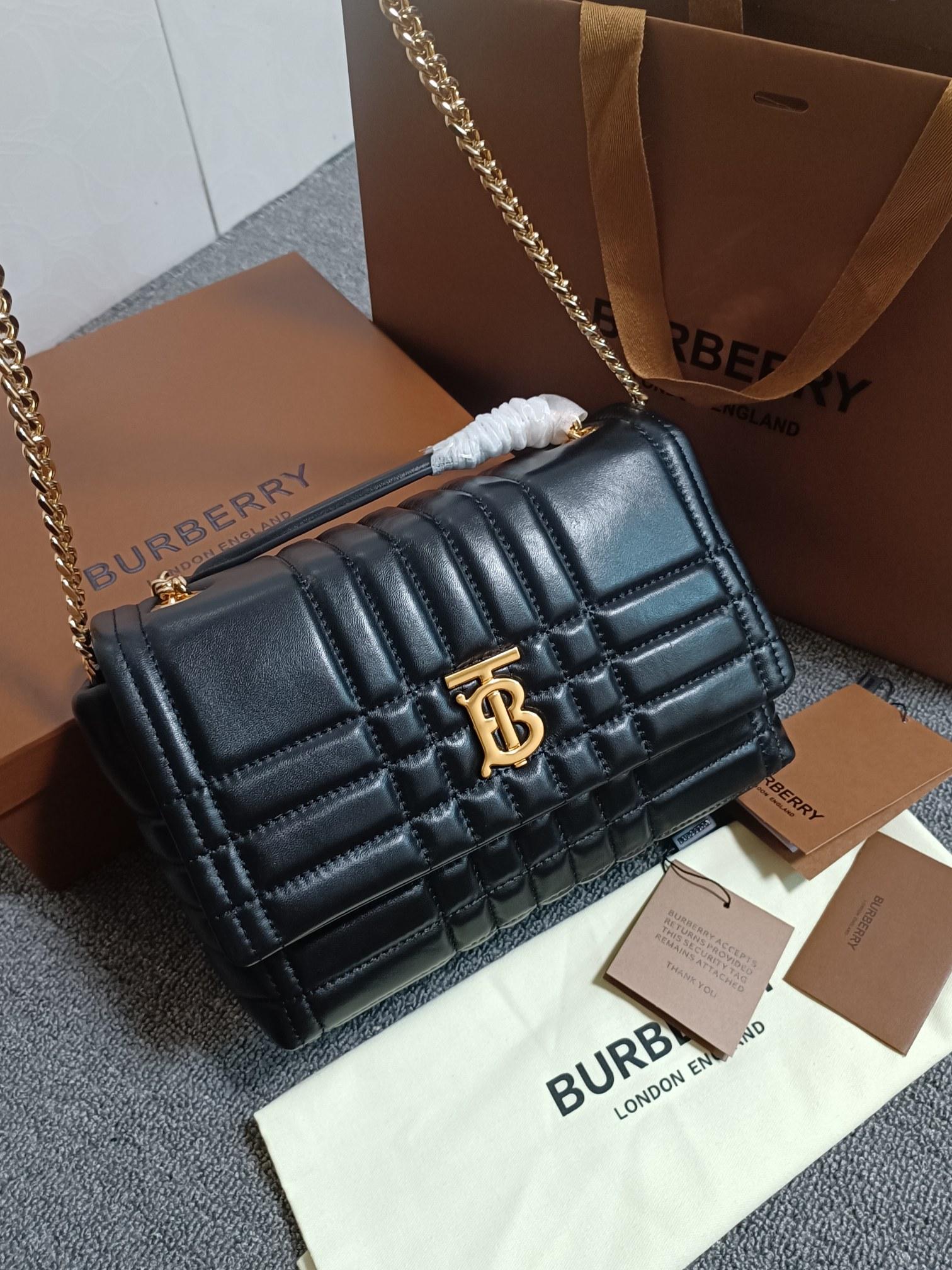 버버리 롤라 퀄팅 백 (정품급 해외배송)