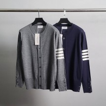 톰브라운 사선완장 라운드 가디건 (국내배송)