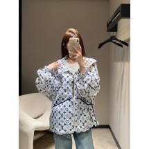 루이비통 모노그램 풀 로고 프린트 후드 선 프로텍션 재킷 (해외배송)