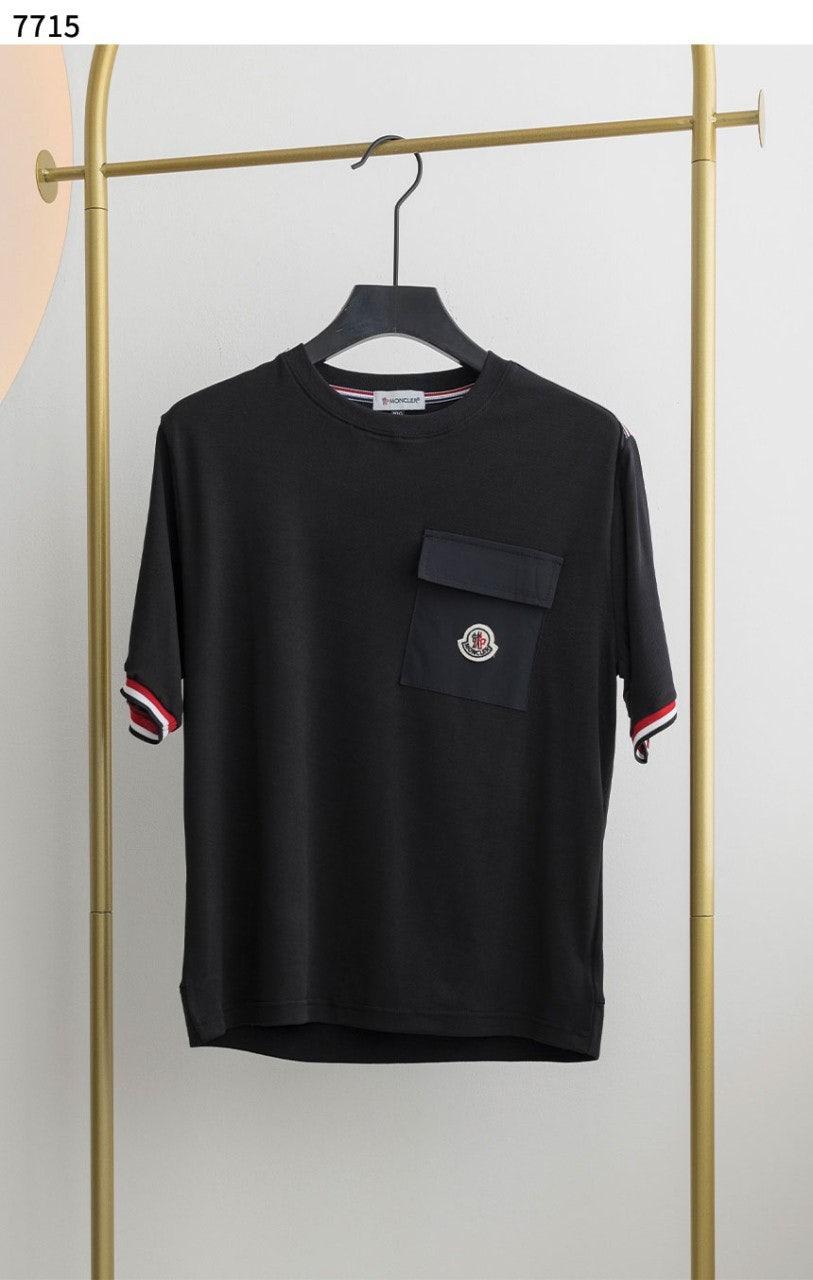 몽클레어 [MONCLER] 로고패치 포켓 크루넥 티셔츠 7715 (국내배송)