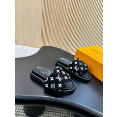 루이비통 엠보싱 로고 샌들 (해외배송)