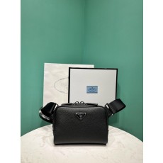 프라다 체스트 백 (정품급 해외배송)