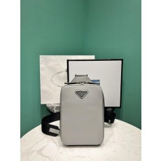프라다 체스트백 (정품급 해외배송)