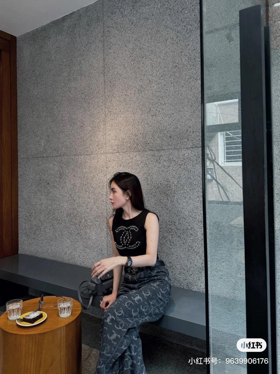 샤넬 풀 로고 백포켓 스팽글 팬츠 2컬러 (해외배송)