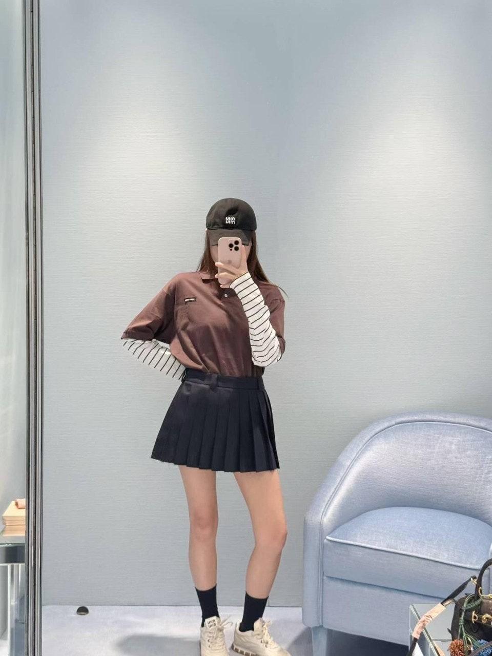 미우미우 아플리케 자수 레터링 플리츠 숏 스커트 (해외배송)